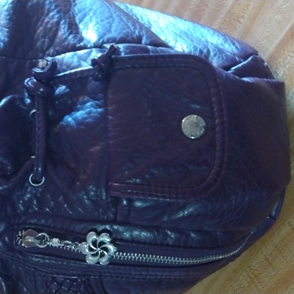 Angle kiss Handbag - Picture 7 of 9